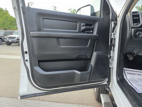 Used 2020 RAM 5500 Tradesman w/ Chrome Appearance Group image 13