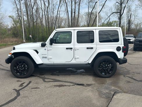 Used 2023 Jeep Wrangler Sahara w/ Cold Weather Group AWD/4WD image 2