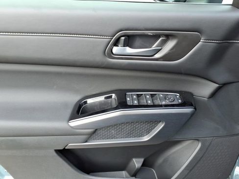 New 2026 Nissan Pathfinder SL w/ SL Premium Package AWD/4WD image 5