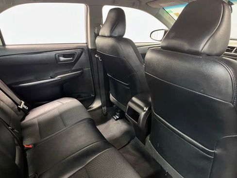 Used 2016 Toyota Camry SE image 14