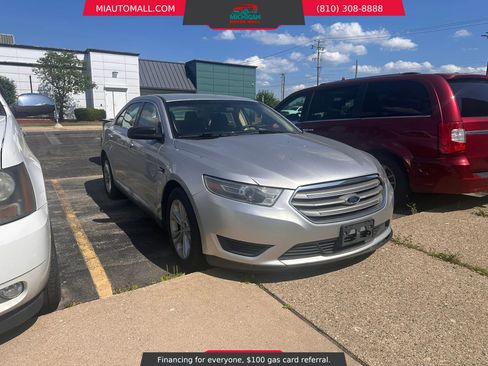 Used 2015 Ford Taurus SE FWD image 3