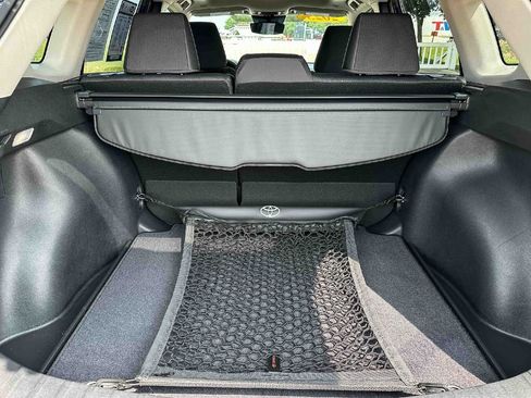 Used 2025 Toyota Corolla Cross LE w/ Moonroof Package FWD image 21