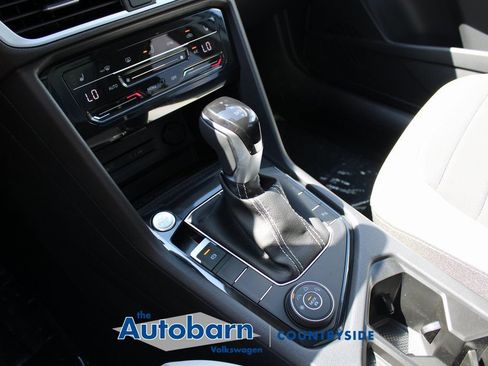 Used 2025 Volkswagen Taos SE AWD/4WD image 17