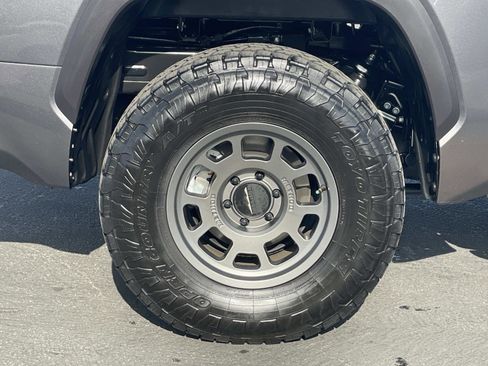 Used 2024 Toyota Tundra Limited image 30