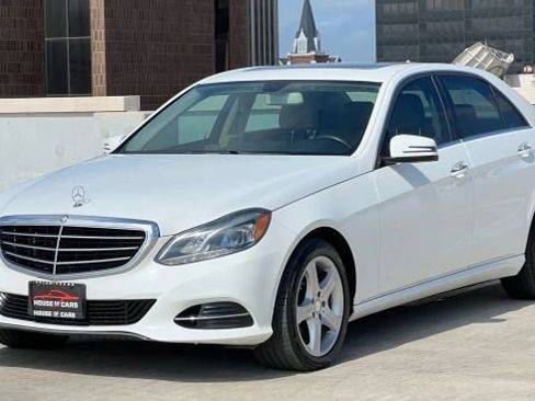 Used 2015 Mercedes-Benz E 350 4MATIC Sedan image 3