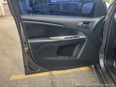 Used 2017 Dodge Journey SE w/ Flexible Seating Group FWD image 24