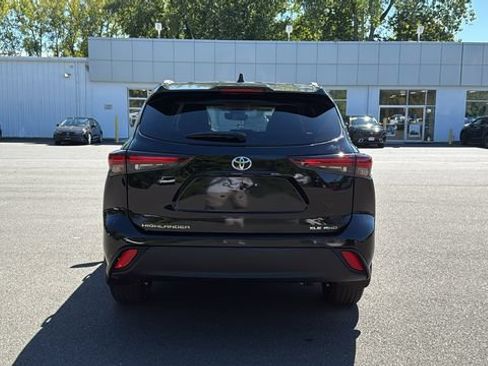 Used 2026 Toyota Highlander XLE AWD/4WD image 5