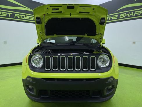 Used 2017 Jeep Renegade Latitude w/ Cold Weather Group image 4