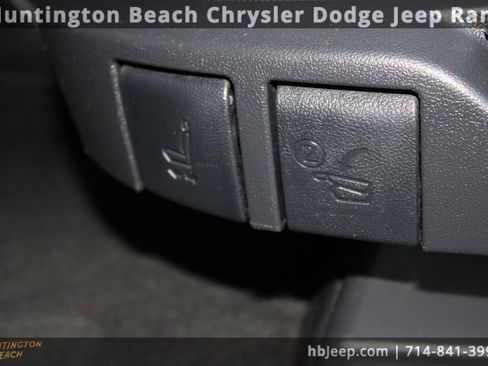 Used 2023 Toyota Highlander LE image 38