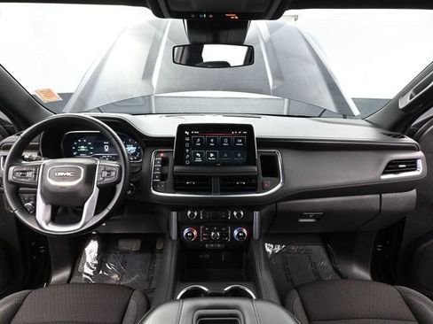 Used 2024 GMC Yukon XL SLE image 24
