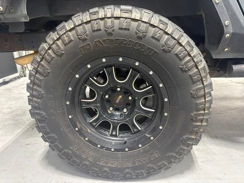 Used 2014 Jeep Wrangler Unlimited Rubicon w/ Max Tow Package AWD/4WD image 6