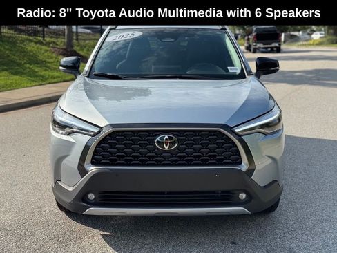 Used 2025 Toyota Corolla Cross XLE FWD image 7