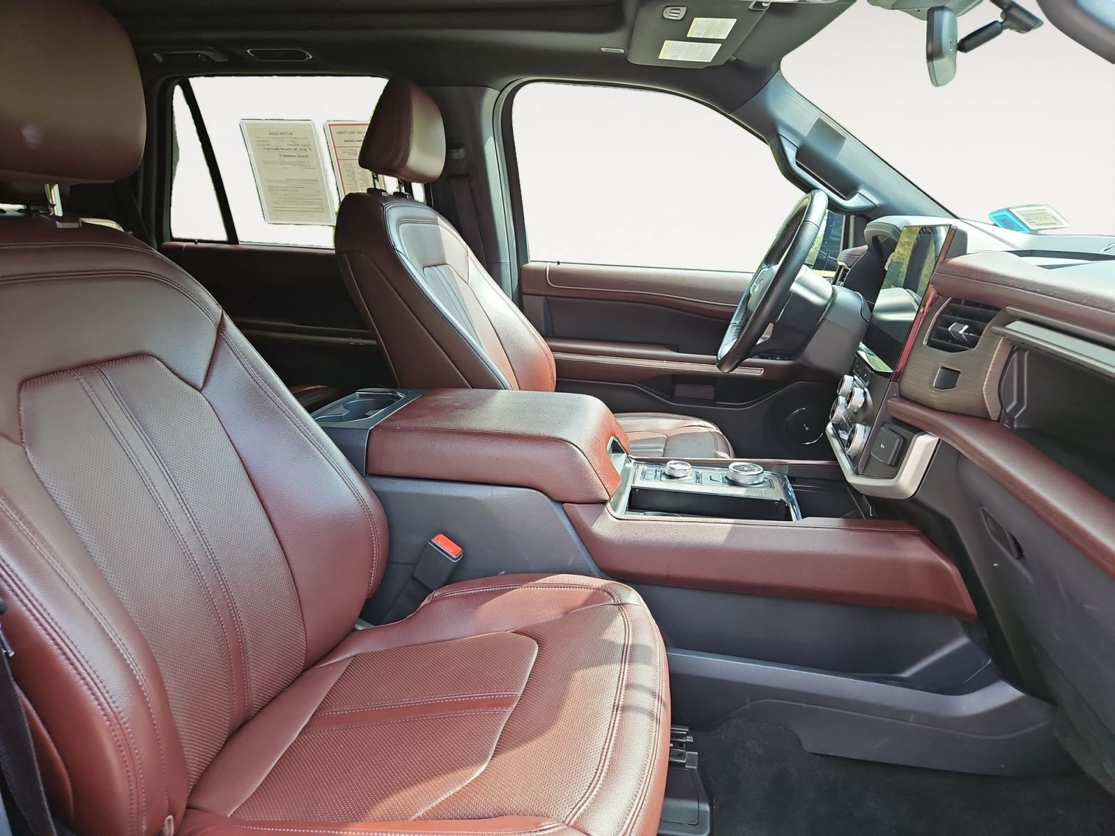 Used 2024 Ford Expedition Limited AWD/4WD image 15