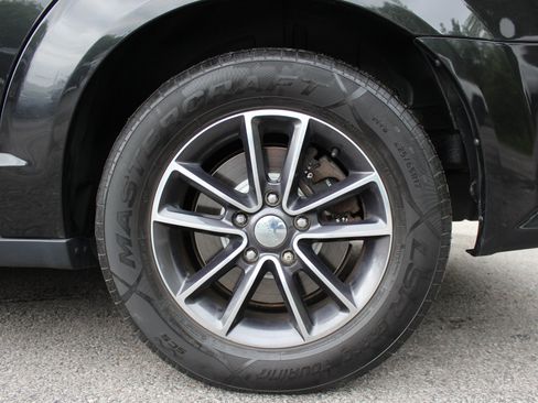 Used 2017 Dodge Grand Caravan SXT FWD image 42