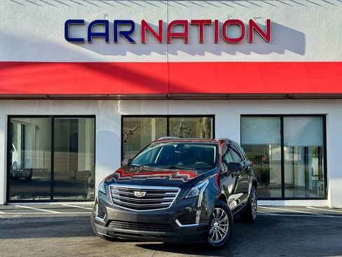 Used 2017 Cadillac XT5 Luxury w/ Driver Awareness Package image 3