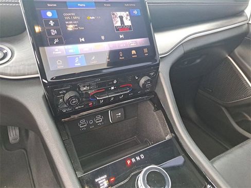 Used 2022 Jeep Grand Cherokee Limited image 6