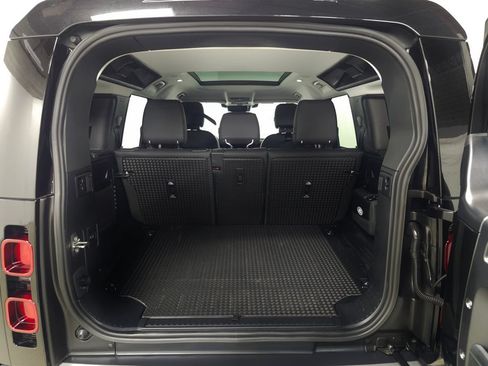 Used 2025 Land Rover Defender 110 S AWD/4WD image 5