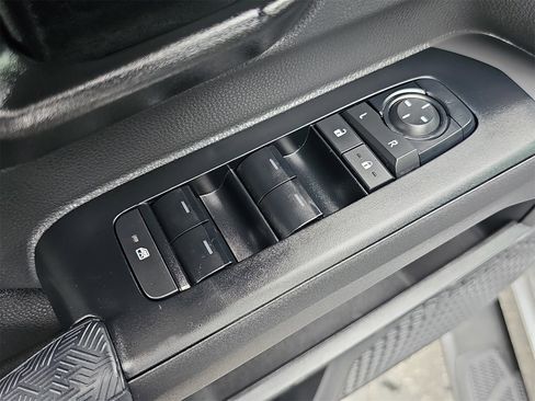 Used 2025 Toyota Tacoma SR5 image 28