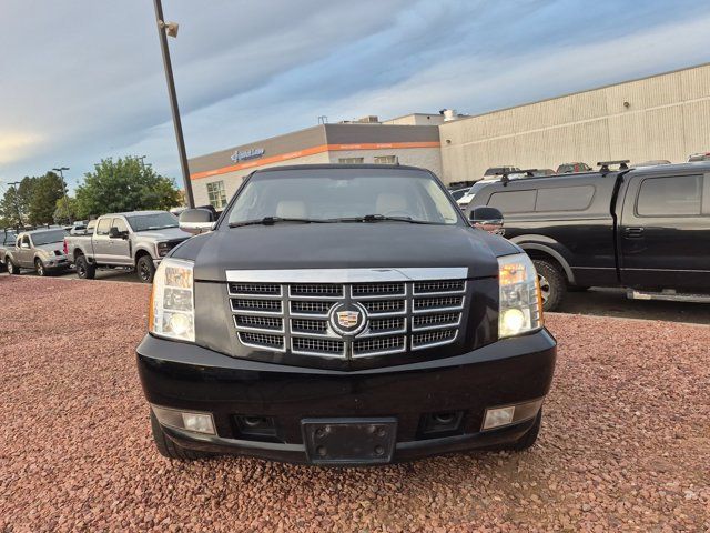 Used 2014 Cadillac Escalade Luxury AWD/4WD image 2