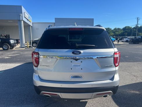 Used 2016 Ford Explorer Limited w/ Equipment Group 301A FWD image 5