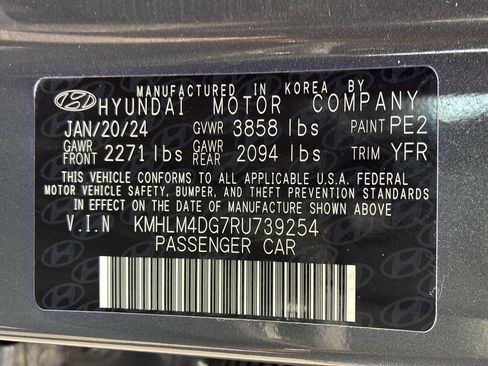 Used 2024 Hyundai Elantra SEL FWD image 32