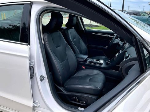 Used 2019 Ford Fusion Titanium FWD image 9