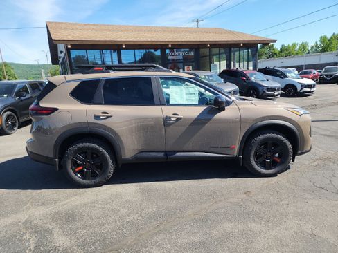 New 2026 Nissan Rogue SV AWD/4WD image 9