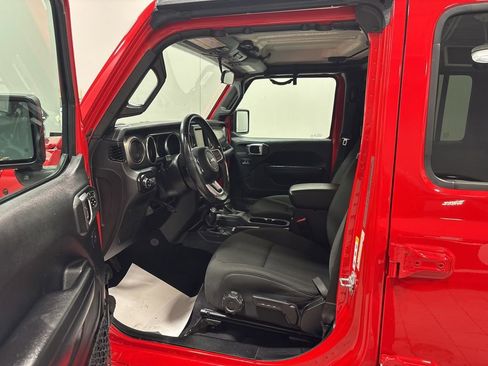 Used 2020 Jeep Gladiator Sport w/ Quick Order Package 24S image 13