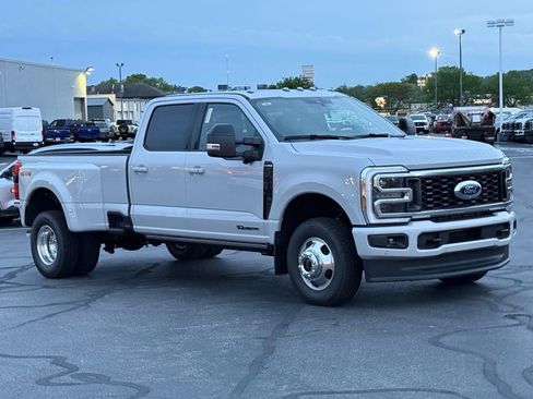 New 2026 Ford F350 Platinum AWD/4WD image 9