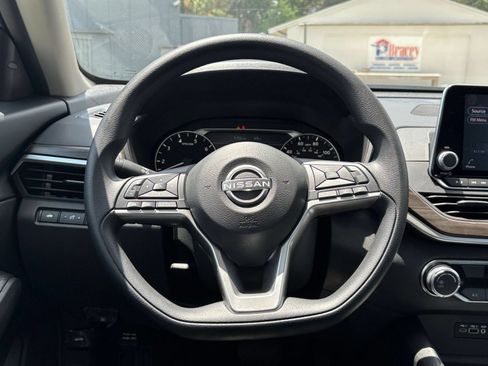 Used 2026 Nissan Altima 2.5 SV FWD image 27