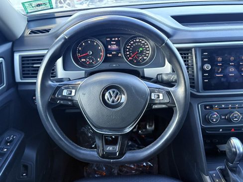 Used 2018 Volkswagen Atlas SE w/ R-Line Package image 27