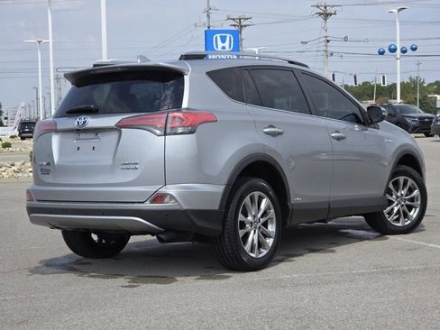 Used 2017 Toyota RAV4 Limited image 14