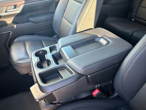 Used 2025 GMC Sierra 1500 SLT image 23