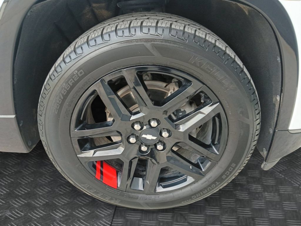 Used 2021 Chevrolet Traverse Premier w/ Redline Edition FWD image 23