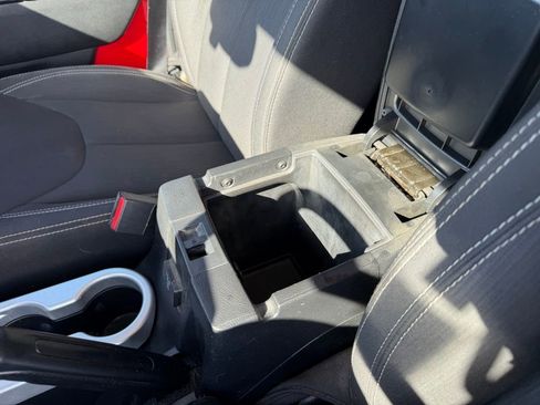 Used 2016 Jeep Wrangler Unlimited Sahara image 23