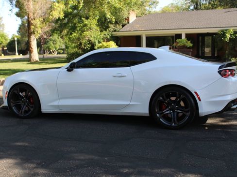 Used 2019 Chevrolet Camaro SS image 34