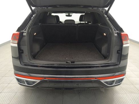 Used 2020 Volkswagen Atlas Cross Sport SE w/ Panoramic Sunroof Package image 29