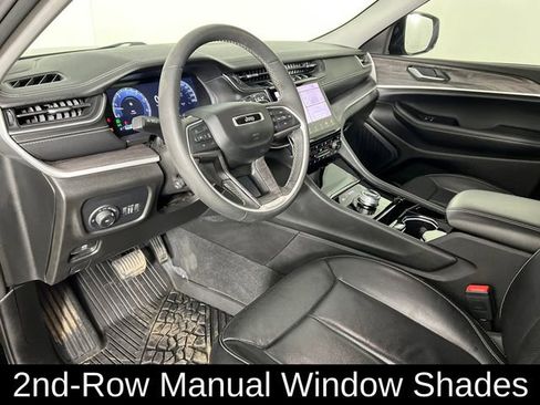 Used 2023 Jeep Grand Cherokee Limited w/ Luxury Tech Group II image 29