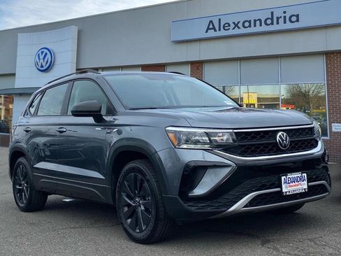 Certified 2022 Volkswagen Taos S image 1