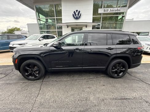 Used 2023 Jeep Grand Cherokee L Laredo AWD/4WD image 3