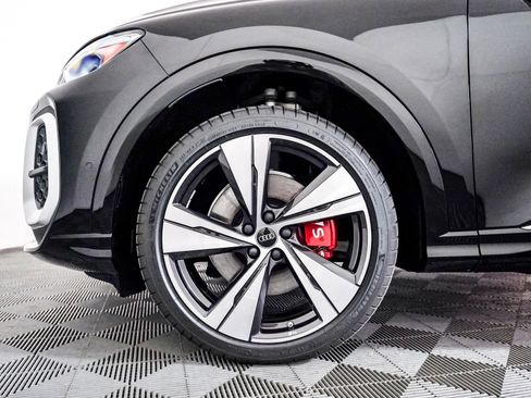 New 2025 Audi SQ5 Premium Plus image 6