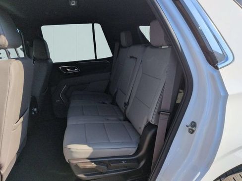 Used 2023 GMC Yukon SLT w/ SLT Luxury Package AWD/4WD image 29