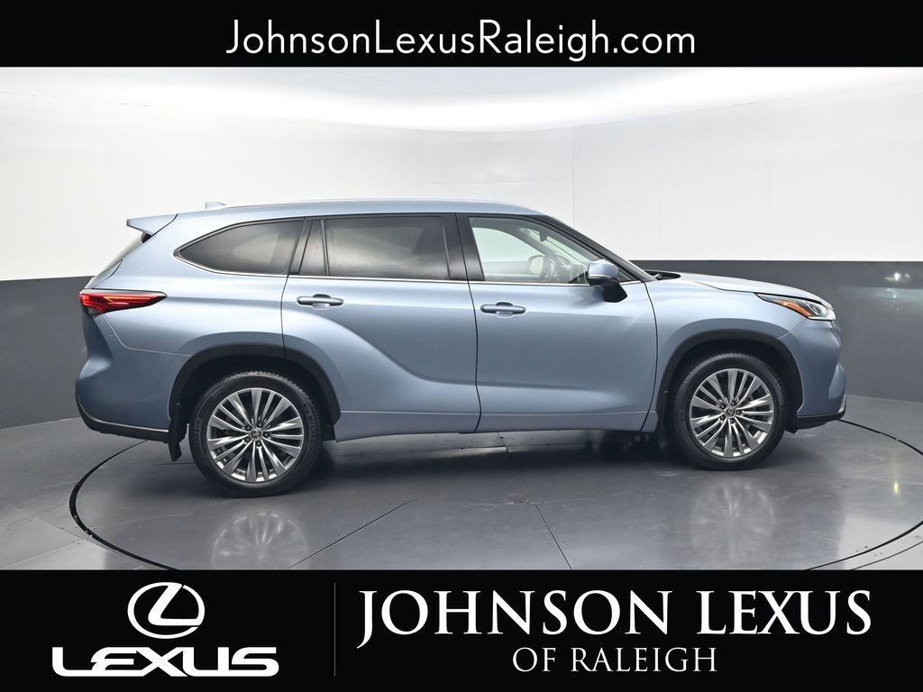 Used 2021 Toyota Highlander Platinum AWD/4WD image 6