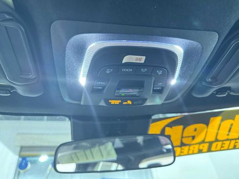 Used 2023 Toyota Corolla SE w/ SE Premium Package image 29