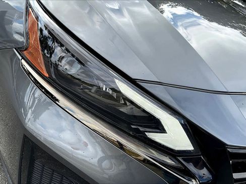 Used 2024 Nissan Altima 2.5 SR image 27