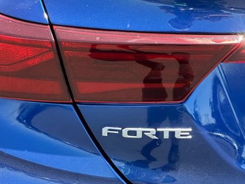Used 2022 Kia Forte LXS FWD image 27
