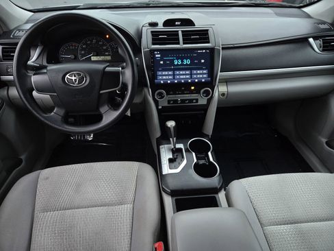 Used 2012 Toyota Camry LE image 12