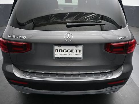 Used 2024 Mercedes-Benz GLB 250 4MATIC image 12