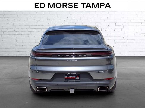 Used 2024 Porsche Cayenne Coupe AWD/4WD image 4
