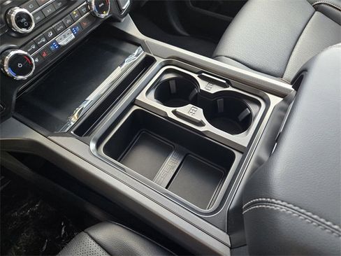 New 2026 Ford F250 Lariat w/ Black Appearance Package image 16